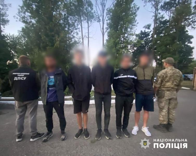 У Буковині розпочнеться судовий процес над двома мешканцями Івано-Франківська, які сприяли чоловікам призивного віку в нелегальному виїзді з України - повідомляє 