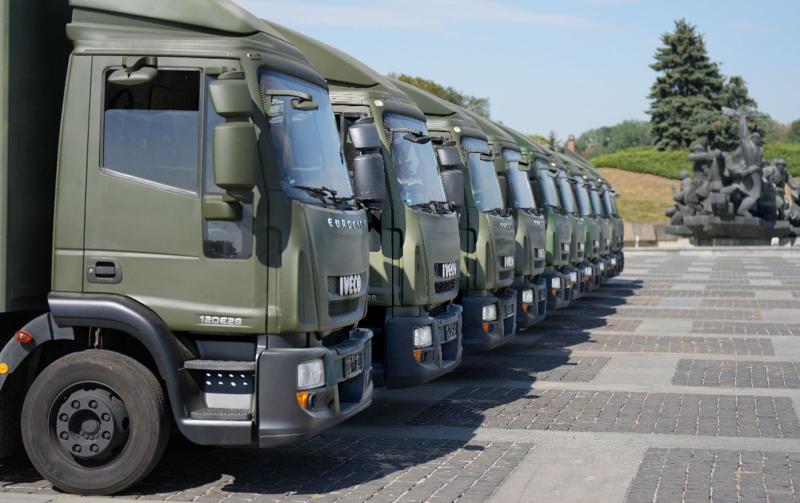 Благодійники передали прикордонникам 43 вантажівки Iveco EuroCargo - Auto24.