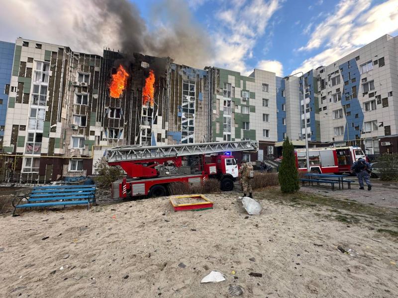 У Бєлгороді безпілотник вдарився об багатоквартирний будинок, виникла пожежа в декількох квартирах - Основні новини України.